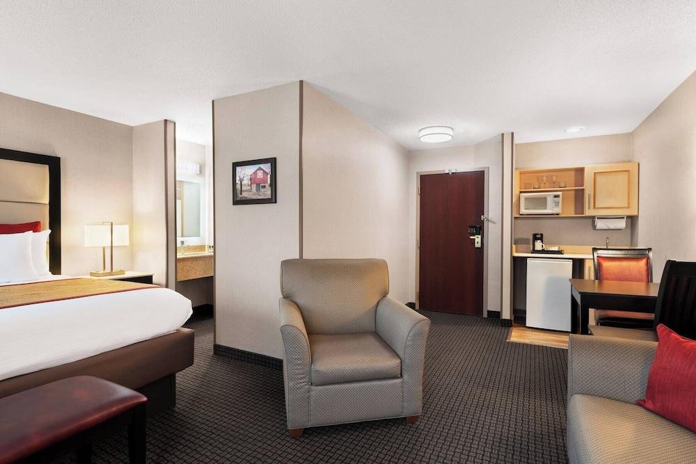 Lancaster Suites