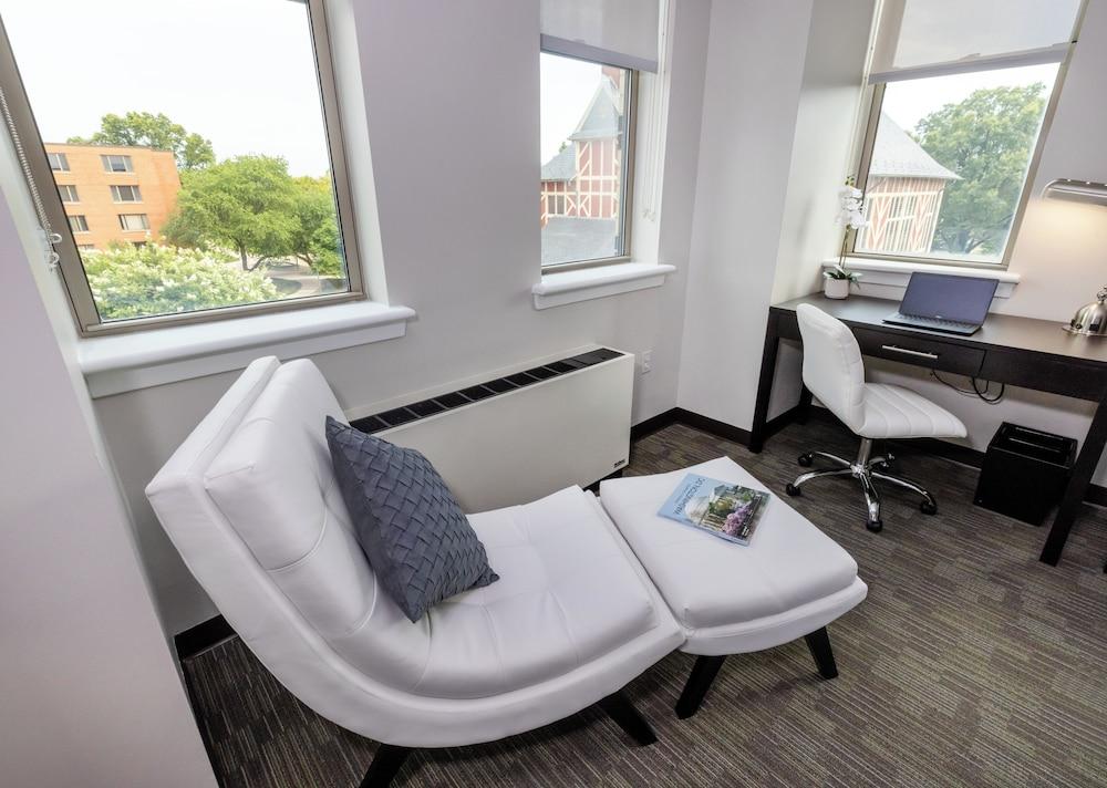 Kellogg Conference Hotel at Gallaudet University