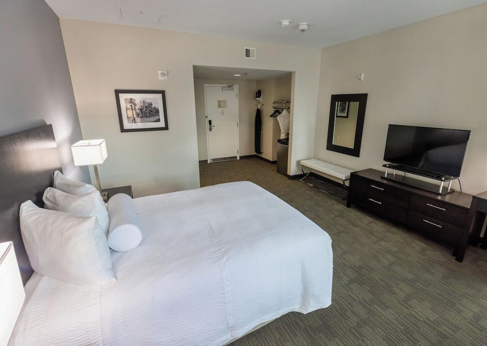 Kellogg Conference Hotel at Gallaudet University