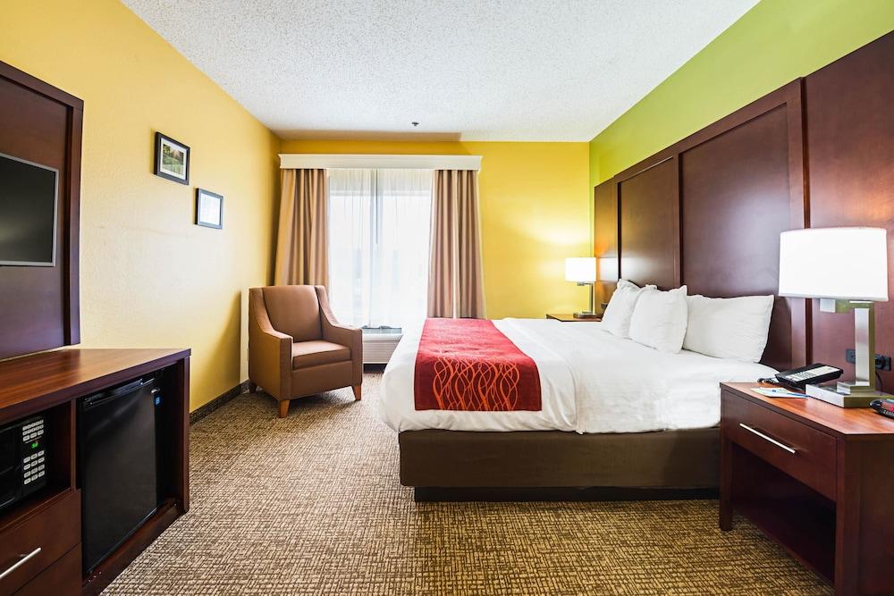 Comfort Inn & Suites Dayton Northwest - Englewood