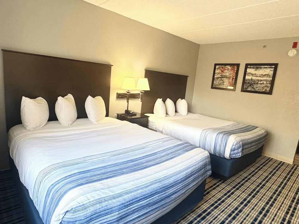 AmericInn by Wyndham Ames