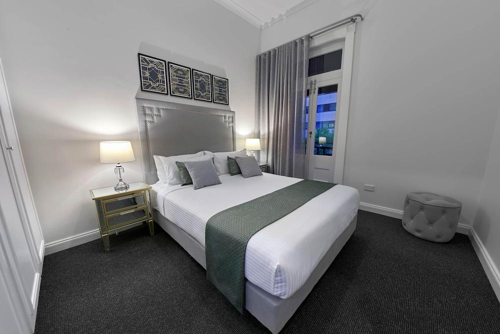 Adelaide Mansions Serviced Apartments
