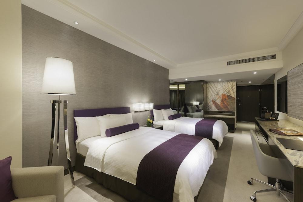 Gateway, Marco Polo Hotel