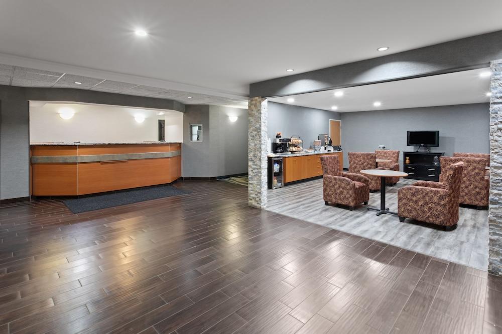 Americas Best Value Inn & Suites Racine