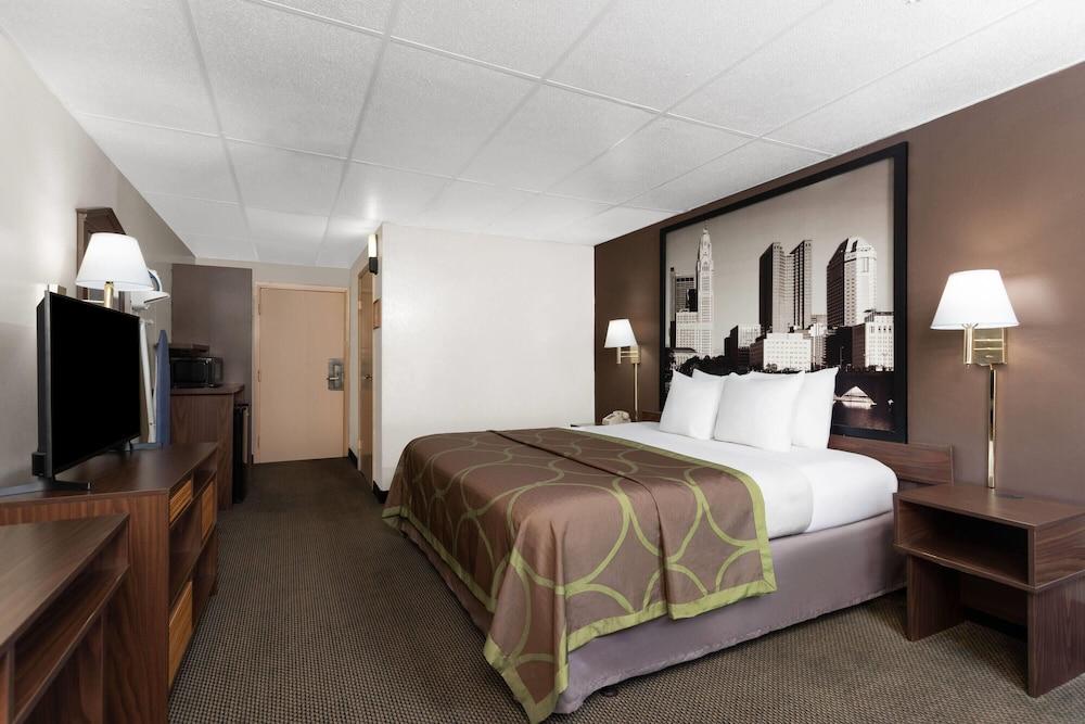 Super 8 by Wyndham Columbus