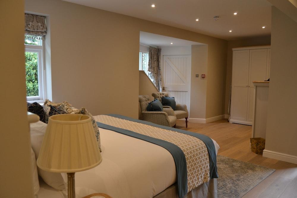 Lucknam Park, Emblems Collection