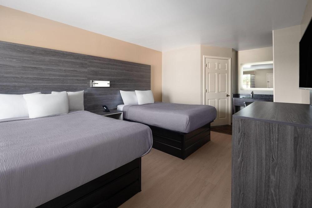 Baymont by Wyndham Commerce GA Near Tanger Outlets Mall