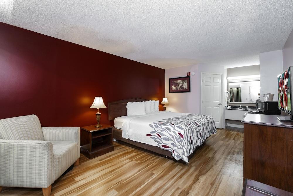 Red Roof Inn & Suites Wilson