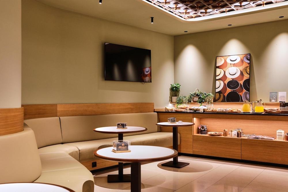 Becquer Hotel, Historic City Center