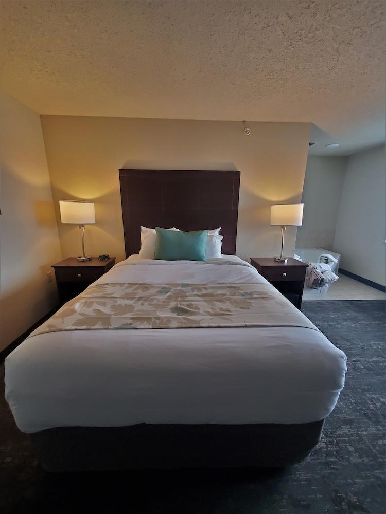 Cobblestone Suites Oshkosh