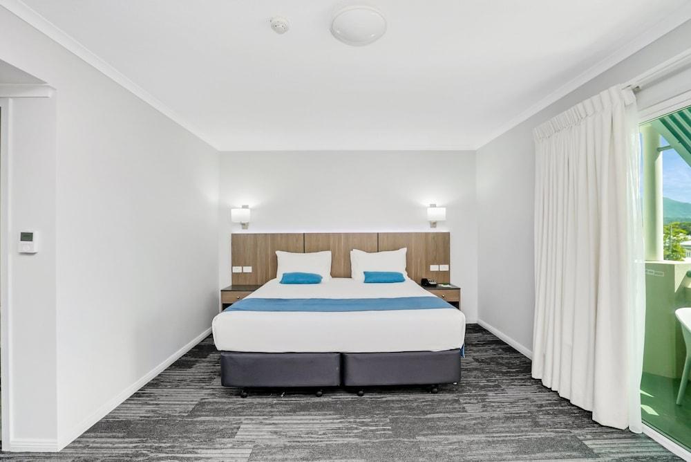Cairns Sheridan Hotel