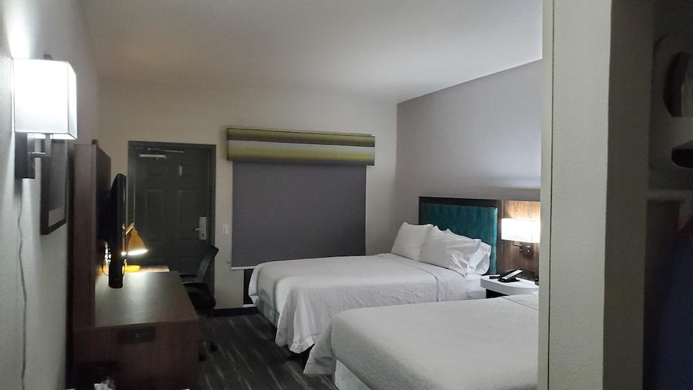 Hampton Inn & Suites Las Vegas-Henderson