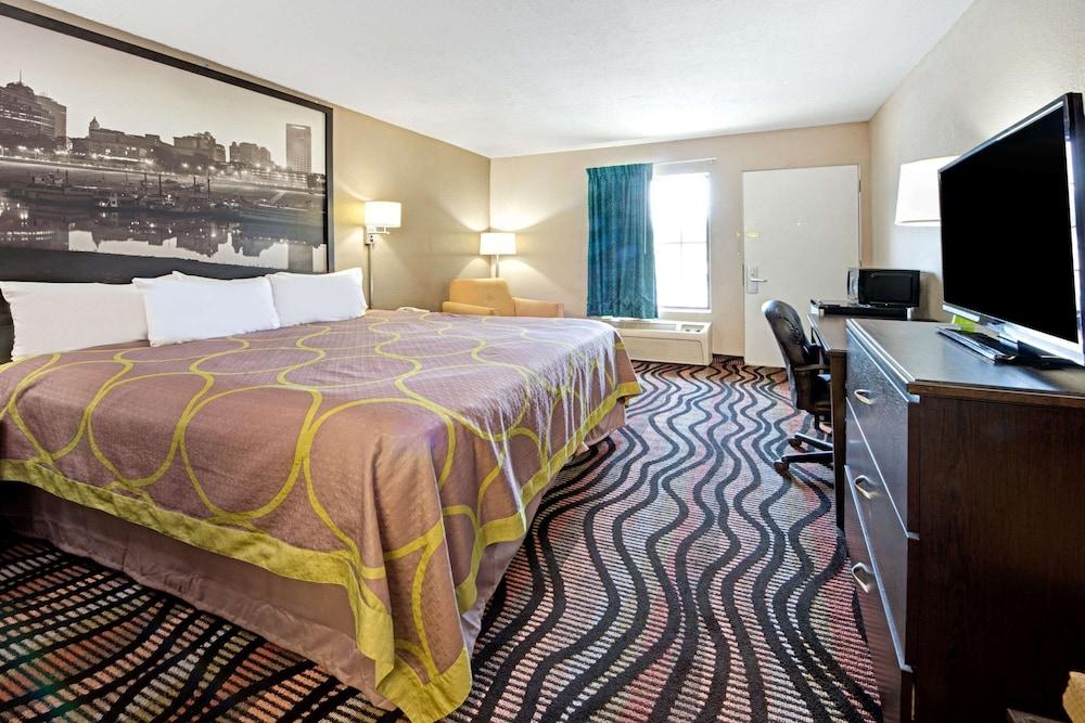 Super 8 by Wyndham Lakeland