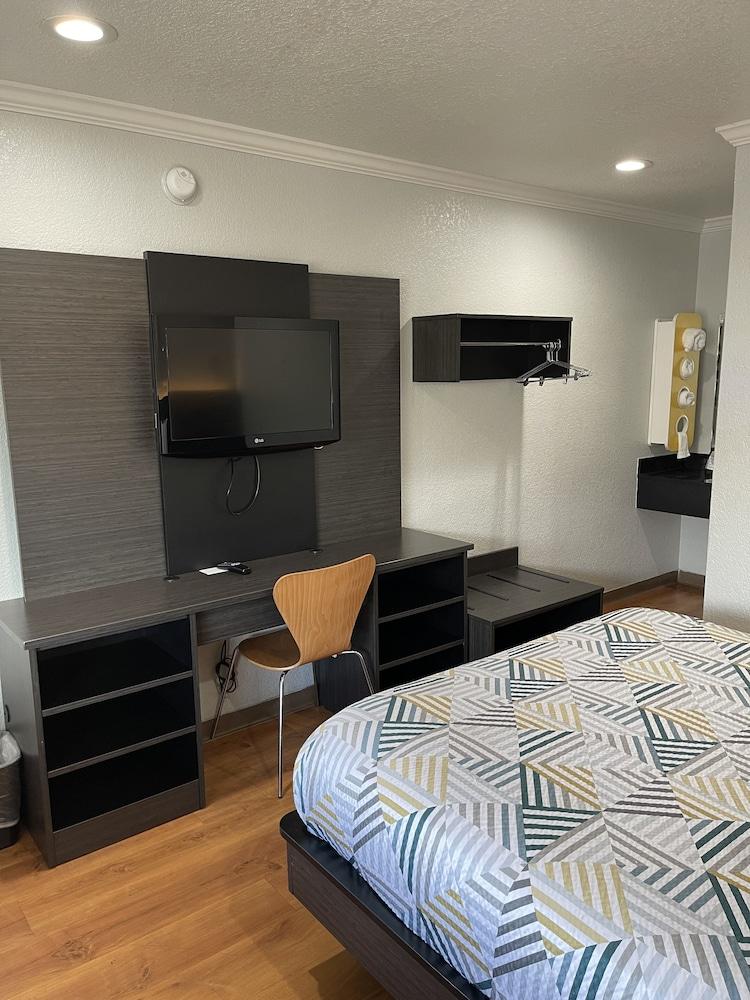 Motel 6 Sacramento, CA - Downtown