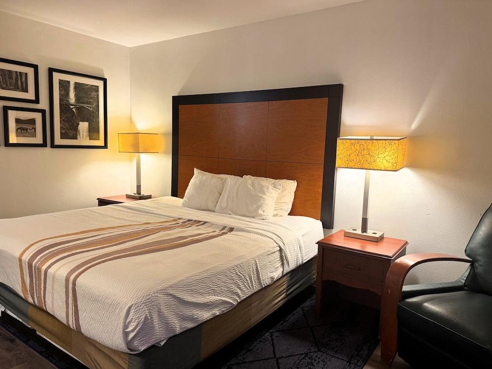 Baymont by Wyndham Meridian