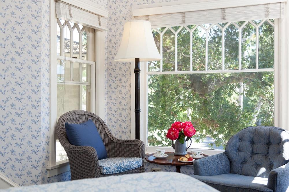 Cheshire Cat Inn & Cottages