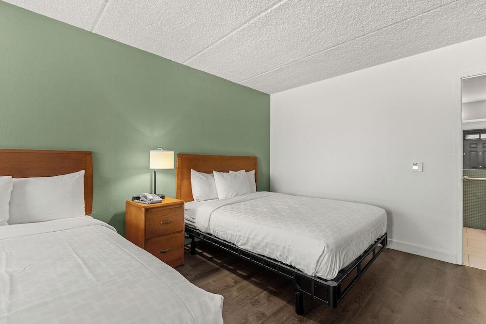 Vagabond Inn Executive Old Town