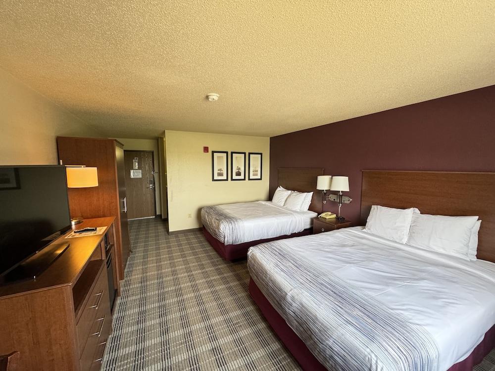 AmericInn by Wyndham Baldwin