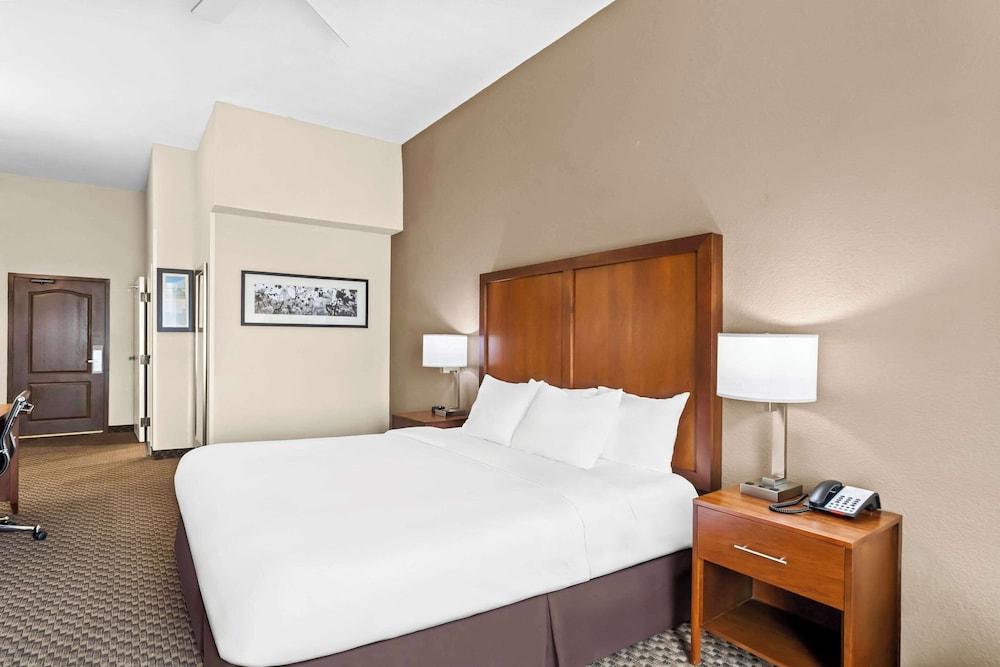 Comfort Inn & Suites Grenada