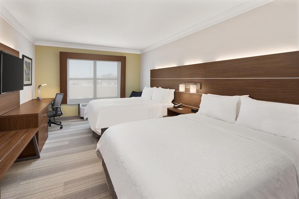Holiday Inn Express & Suites Byron by IHG