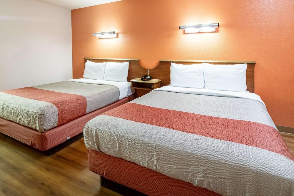 Motel 6 Dayton, OH - Englewood