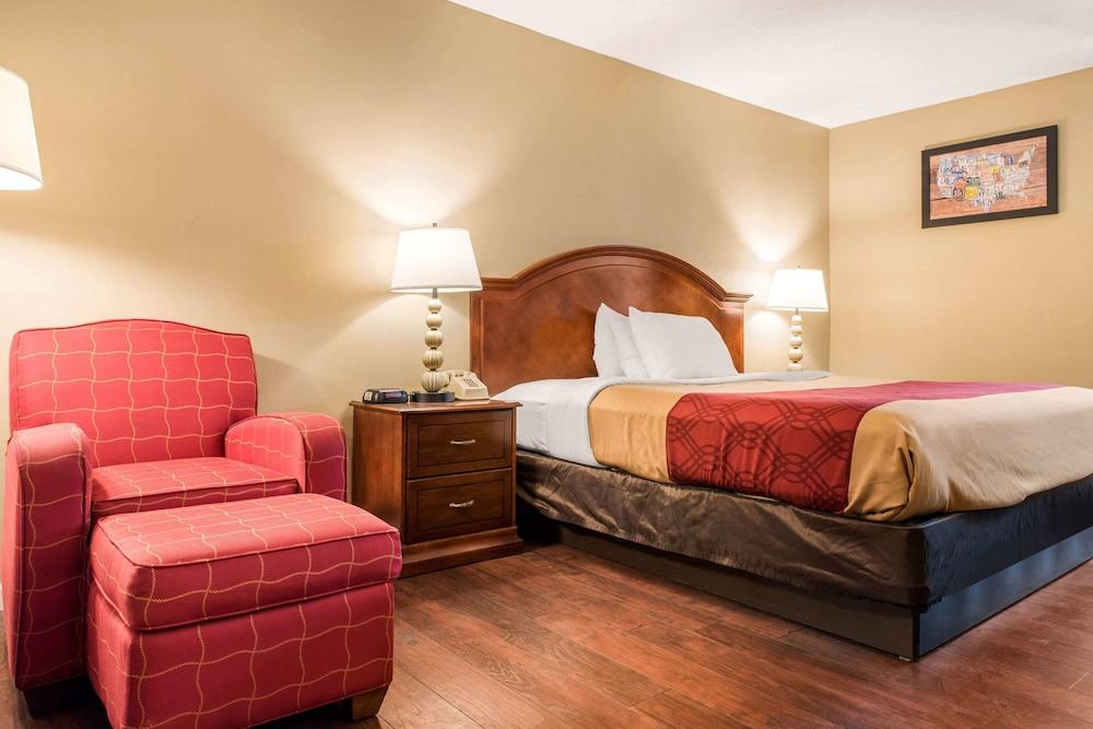 Econo Lodge Holland - Toledo