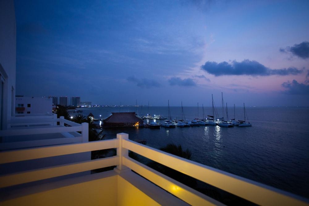 Ocean View Cancun Arenas