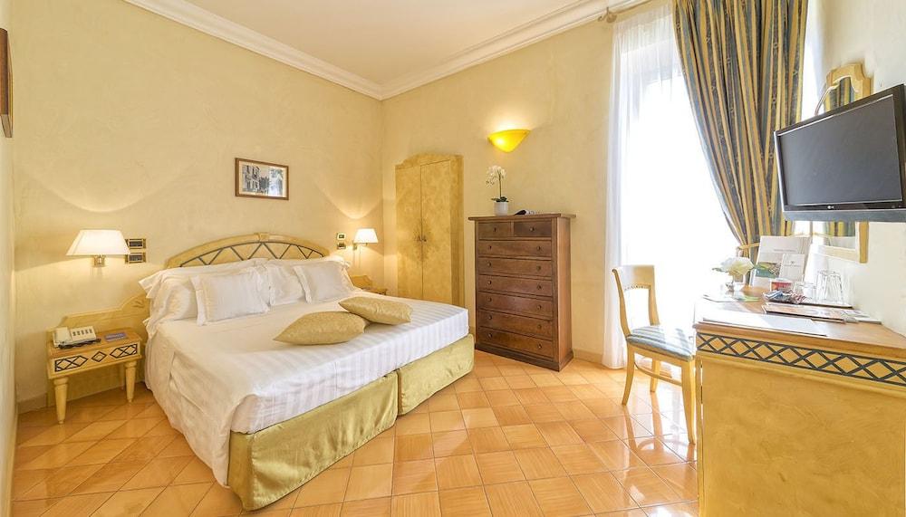 Miramare E Castello Hotel