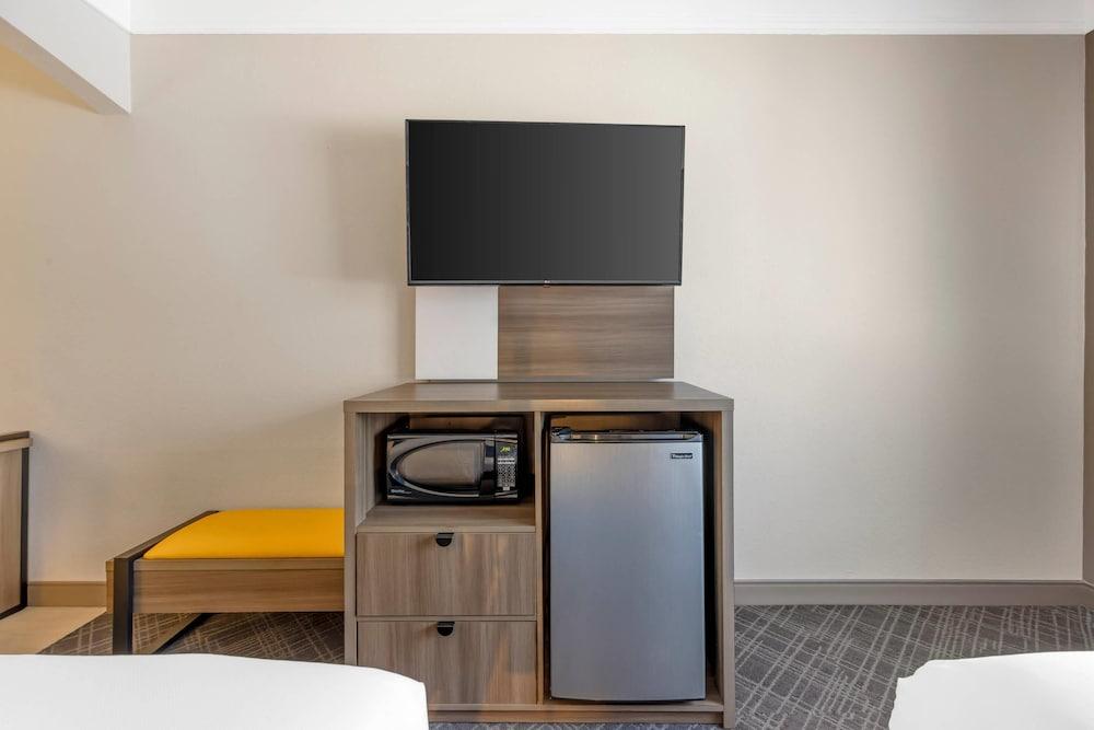 Comfort Suites Salem