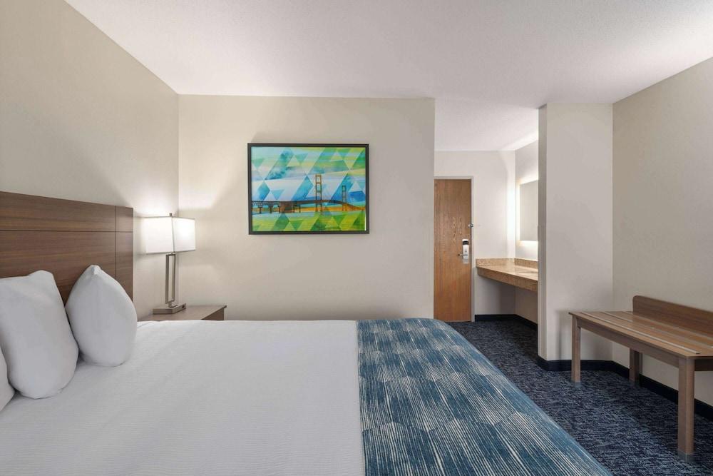 Baymont by Wyndham Mt. Pleasant