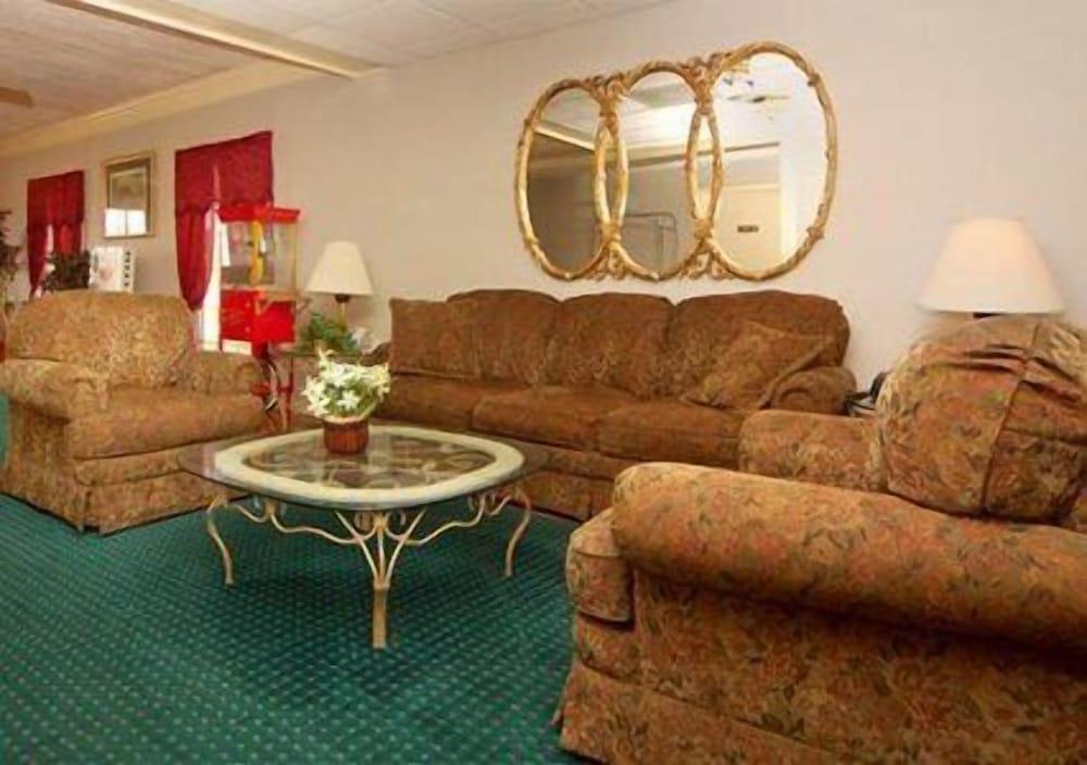 Econo Lodge Canton I-55