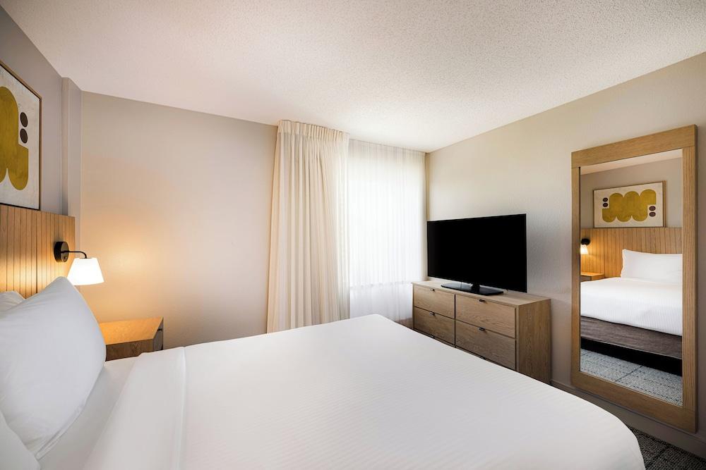 Sonesta Simply Suites Birmingham Hoover