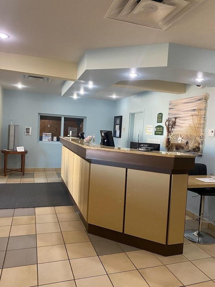 Super 8 by Wyndham Campbellton NB