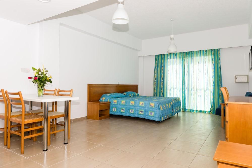 Helios Bay Hotel Apartments