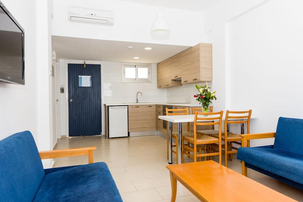 Helios Bay Hotel Apartments