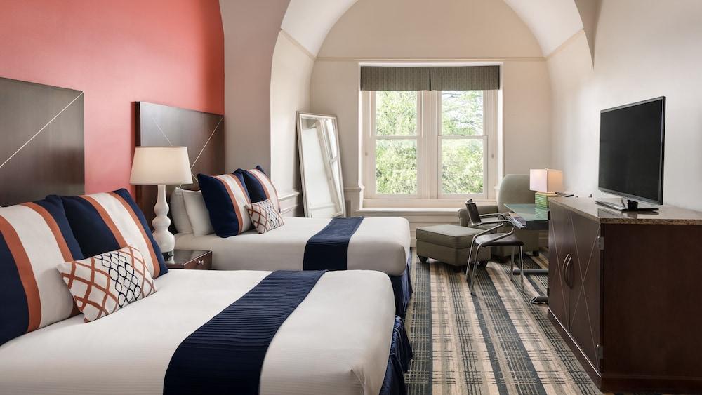 The Mansion On Delaware Ave