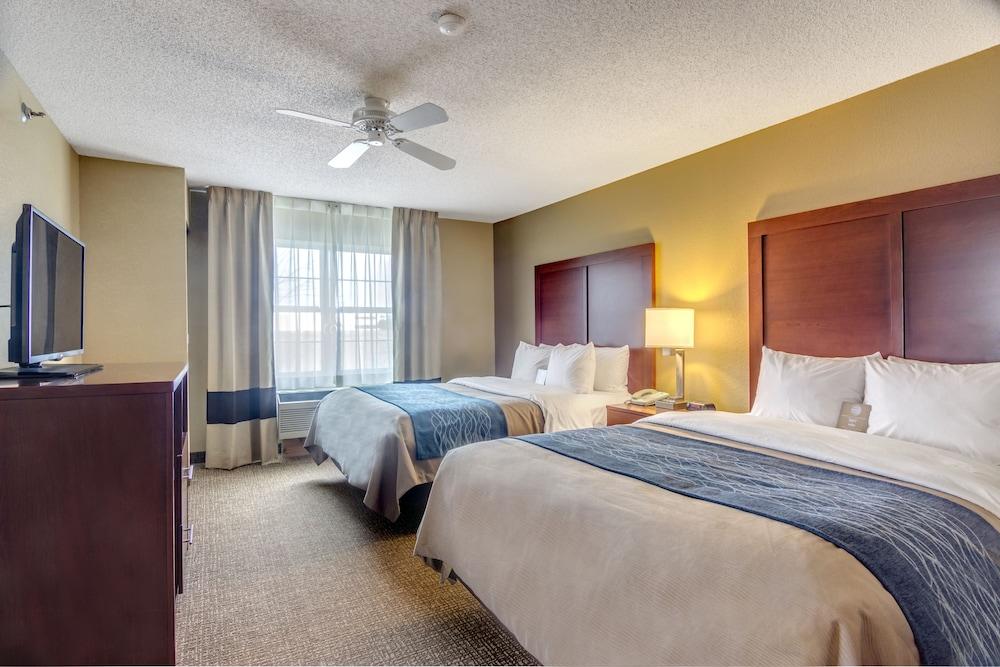 Comfort Inn & Suites Grafton - Cedarburg