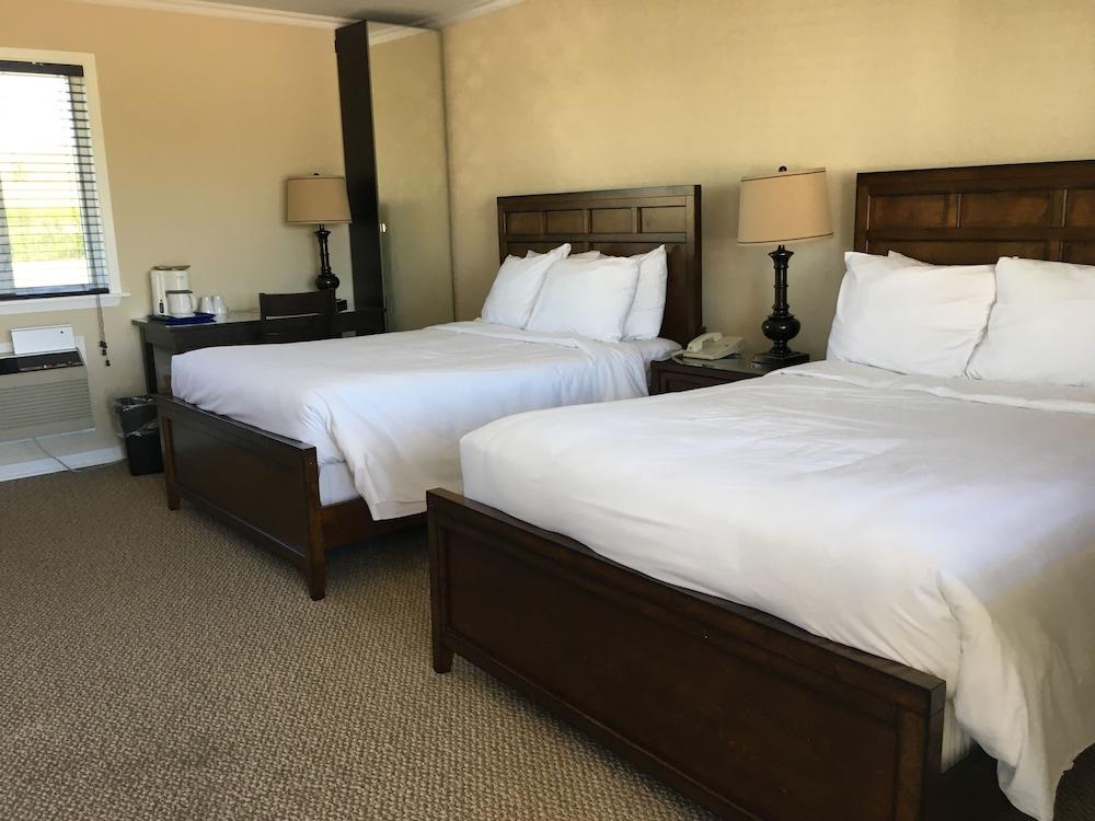 Annapolis Royal Inn & Suites