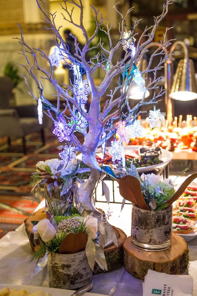 Embassy Suites by Hilton Portland Downtown