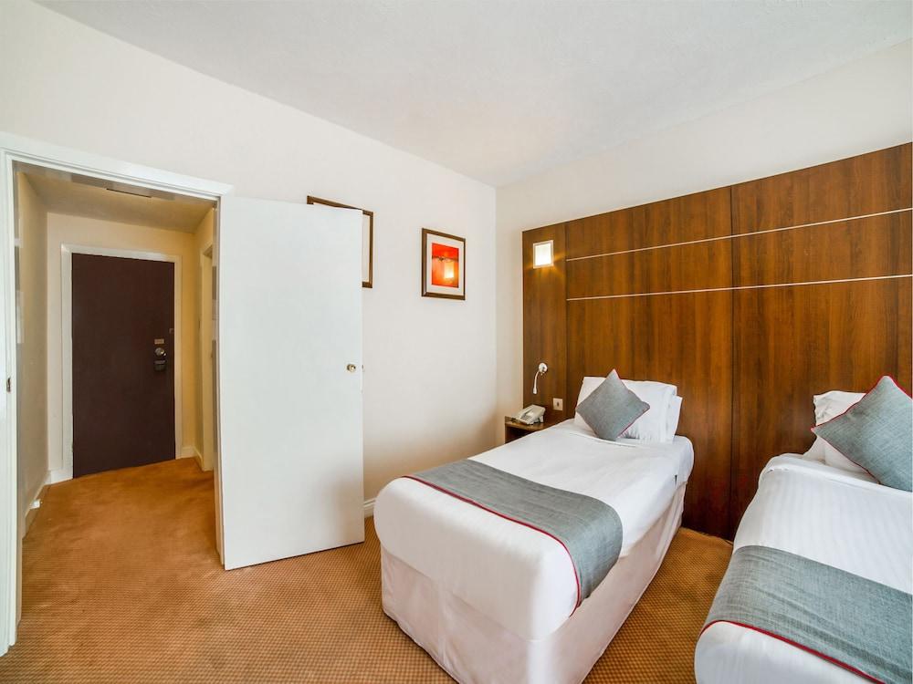 The Bridge House Hotel