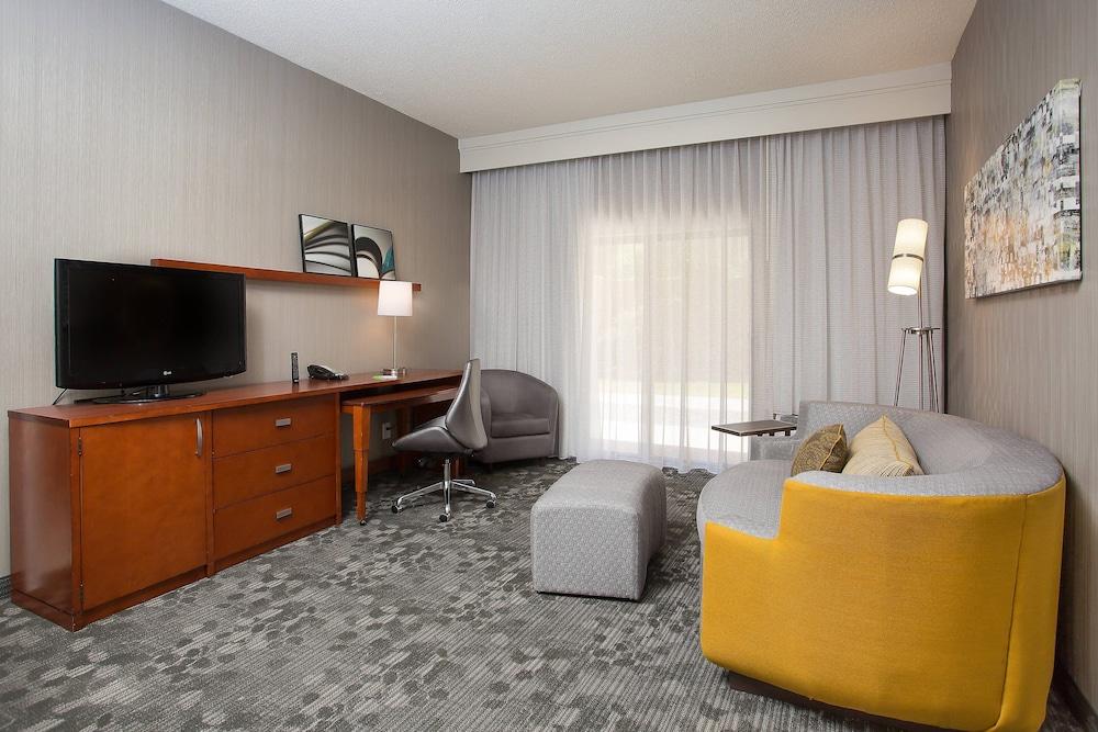 Courtyard by Marriott Boston Westborough