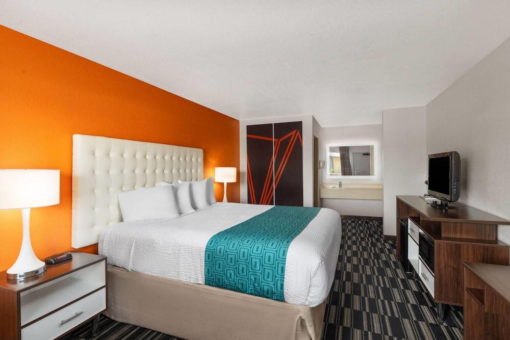 Howard Johnson by Wyndham Modesto Ceres