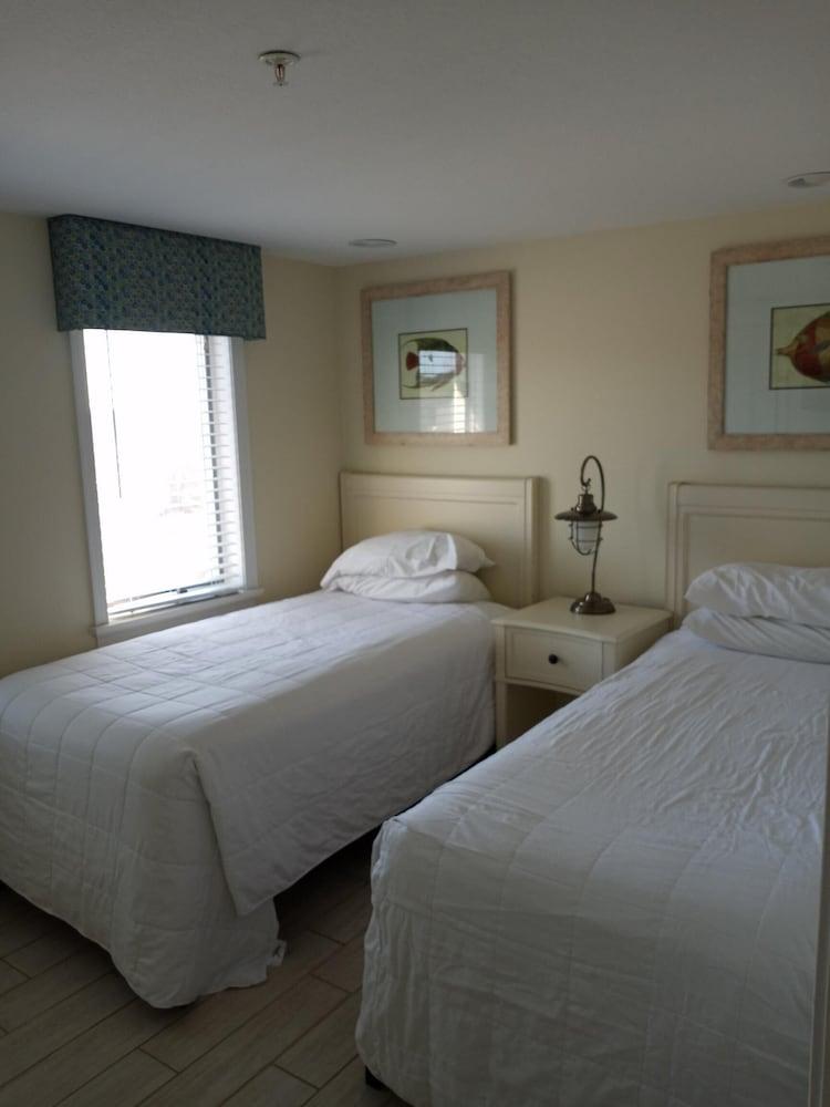 Ocean Club on Smuggler's Beach