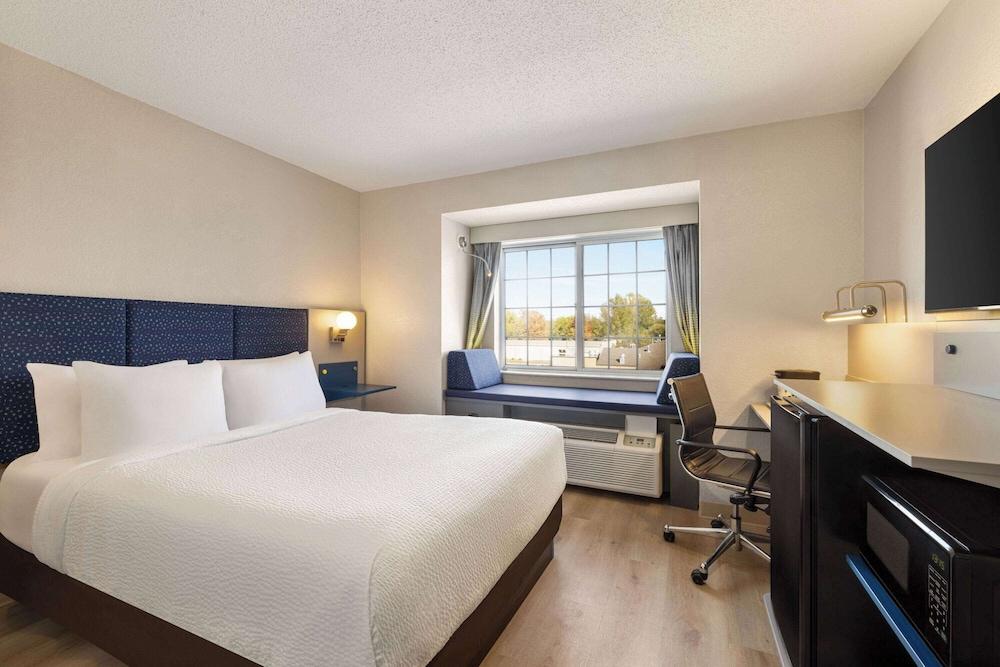 Microtel Inn & Suites by Wyndham New Ulm