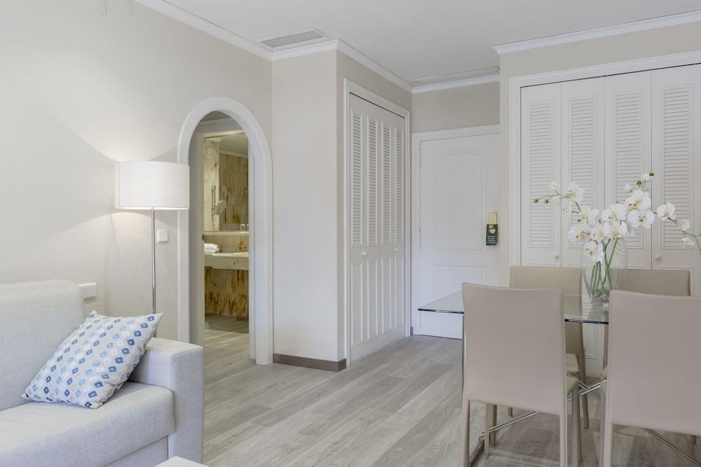 Oliva Nova Beach & Golf Hotel