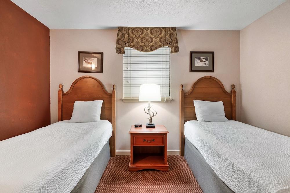 Gatlinburg Town Square