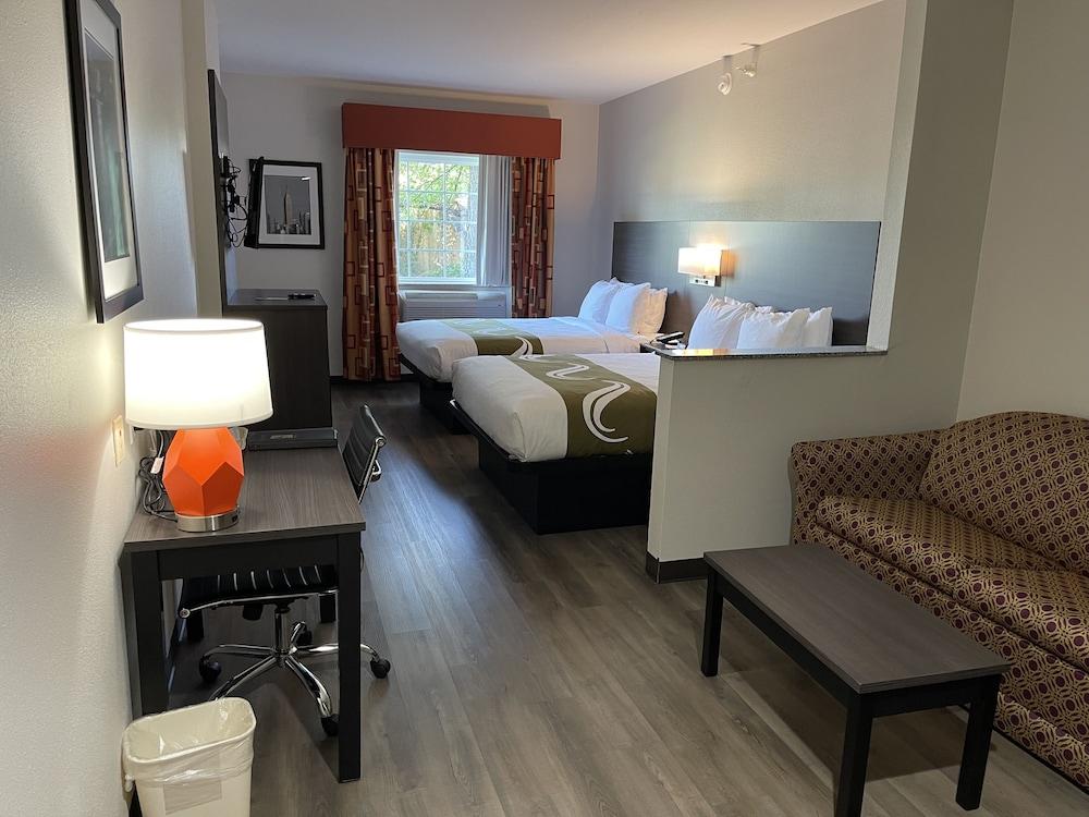 Quality Suites Tulsa I-44