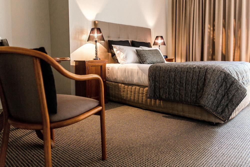 The Belmore Apartments Hotel