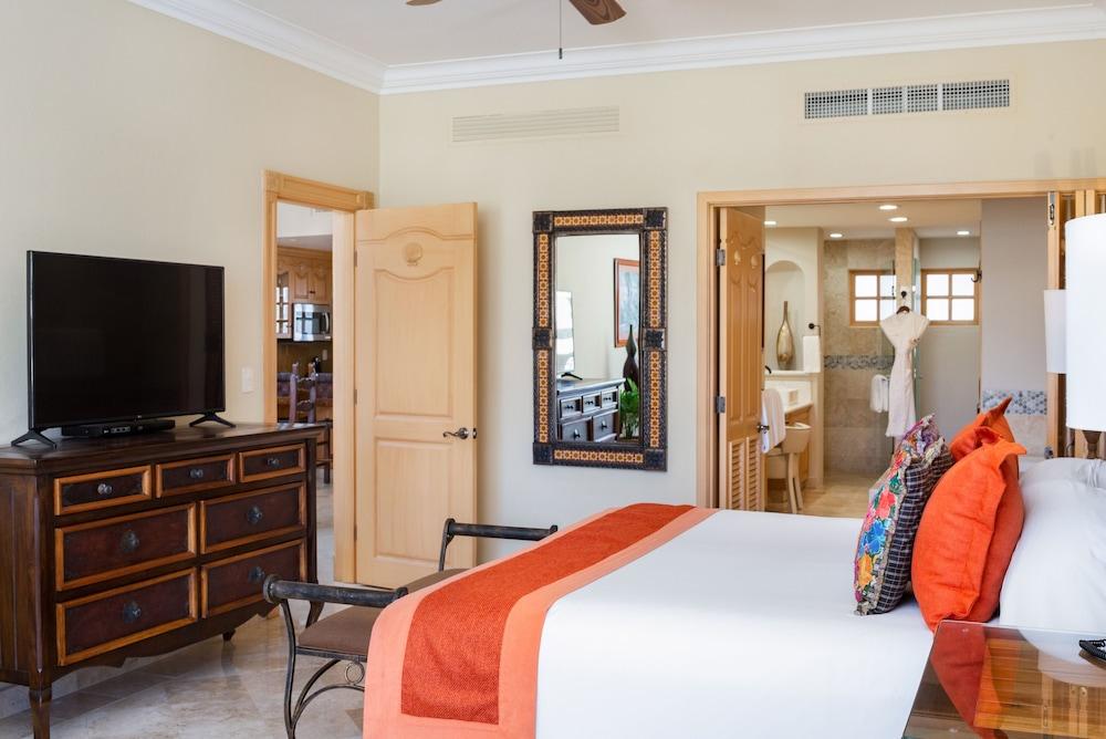 Villa La Estancia Beach Resort & Spa