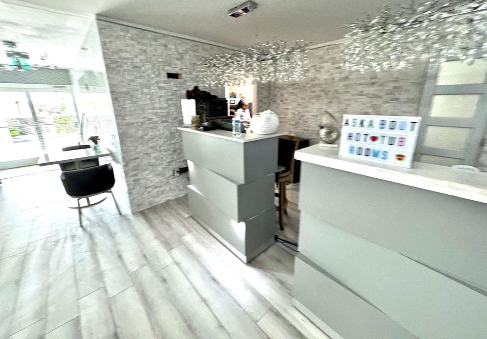 Ocean Sands Beach Boutique Inn - 1 Acre Private Beach